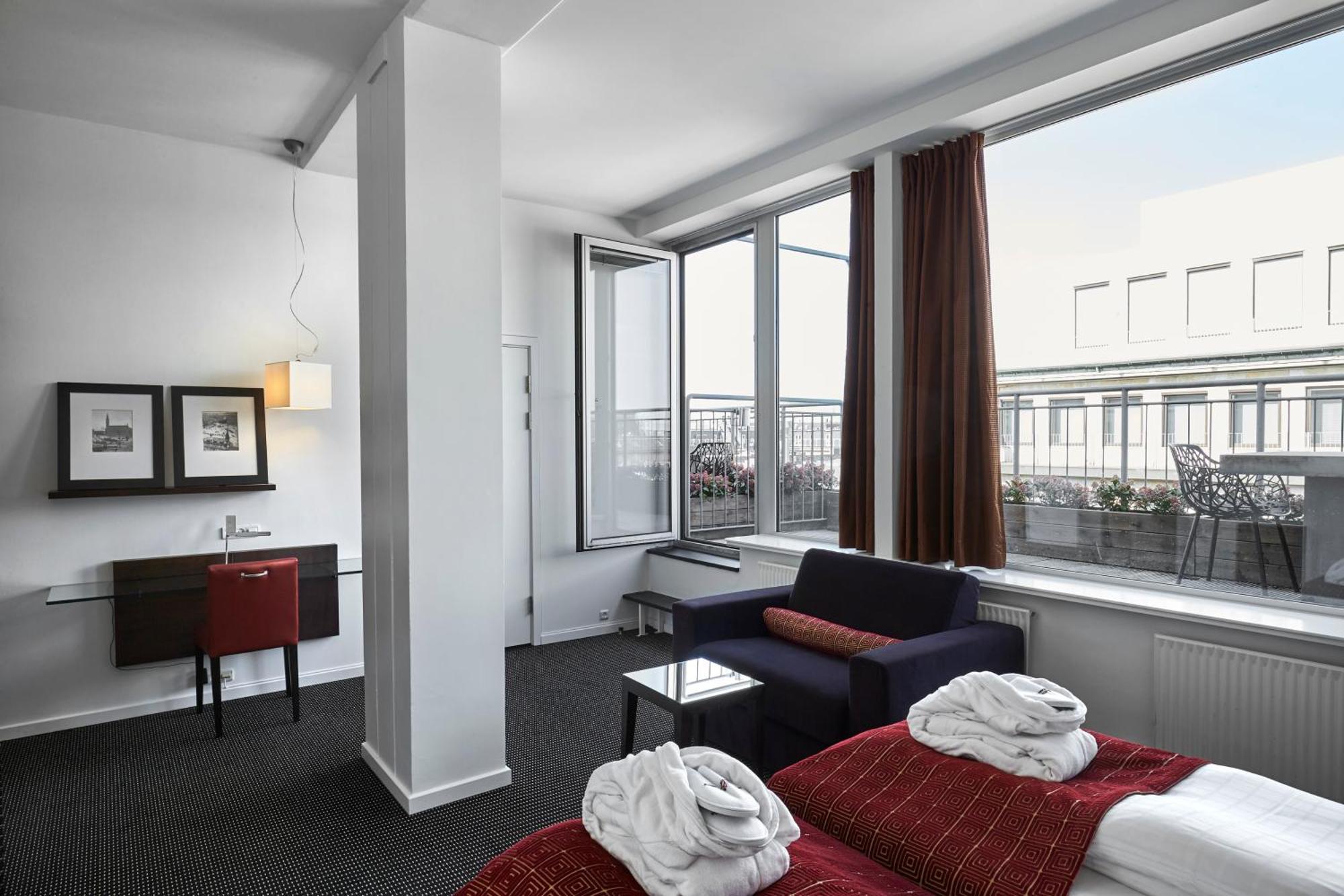 The Square Hotel Copenhagen Exterior photo